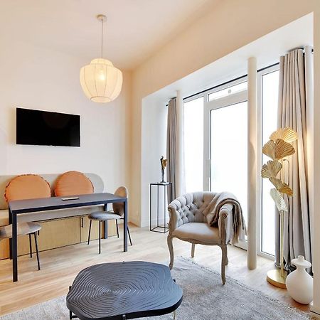 Charming 1-Bedr Parisian Apartment In Vibrant Rue D'Hauteville Dış mekan fotoğraf